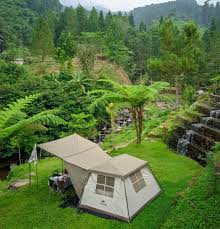 Tren Glamping Indonesia 2025: Wisata Alam Mewah yang Jadi Favorit Generasi Muda